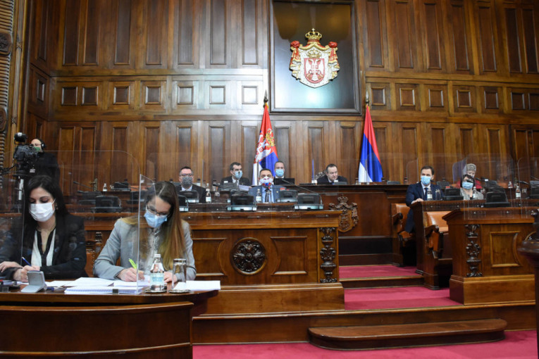 Produžava se rok za povoljne kredite uz garanciju države