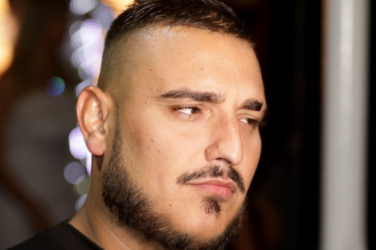 Darko Lazić i dalje pati zbog očeve smrti: Reči koje su on i njegova verenica napisali rastužiće mnoge (FOTO)