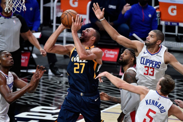 "Uzrokovao" je prekid NBA sezone, pa potpisao najveći ugovor koji je jedan centar dobio u istoriji lige