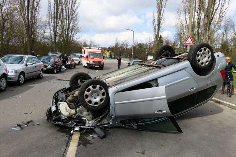 Nesreća kod Babušnice: Auto sleteo s puta i prevrnuo se, poginuo vozač