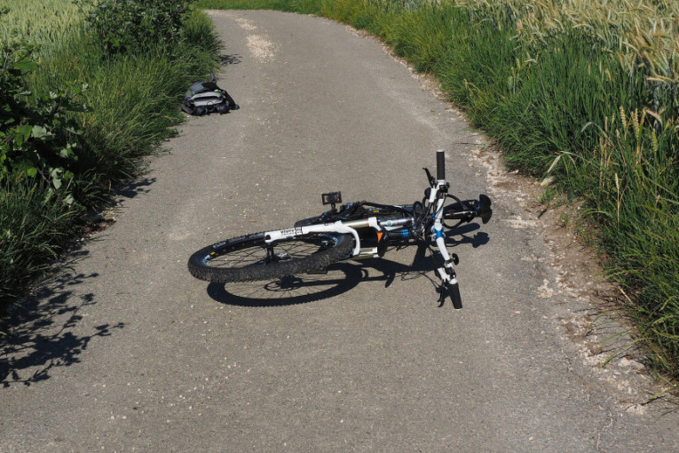 Teretnjak pokosio biciklistu kod Sombora: Stradao na licu mesta