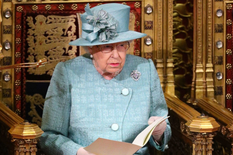 Može li kraljica Elizabeta II da odredi ko će biti kralj posle nje?