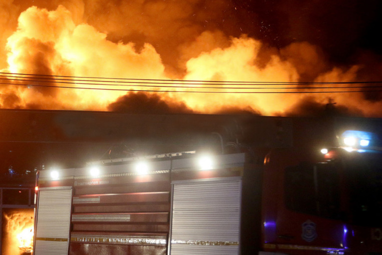 Požar kod Pančevačkog mosta: Izgorelo nekoliko kuća