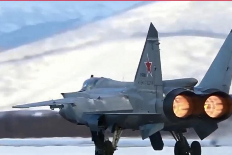 Pogledajte kako uzleće superlovac: Pojavili se snimci poletanja letelice "mig-31 BM" (VIDEO)