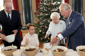 Recept dana: Tradicionalni božićni puding po receptu kraljice Elizabete (VIDEO)