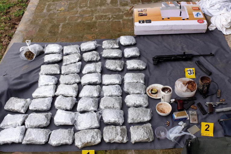 Hapšenje narko-dilera: Beograđanin u stanu držao čak 11 kilograma droge!