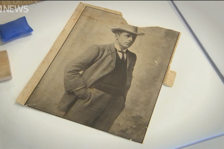 Poslednja stvar koju su očekivali da nađu u ličnim stvarima pesnika