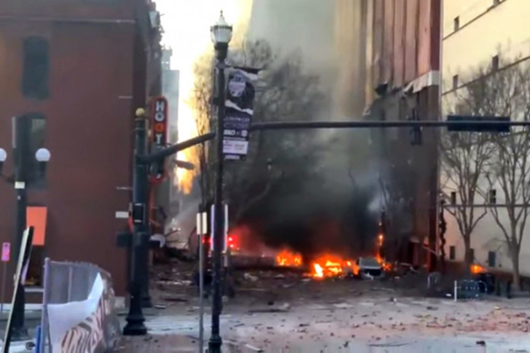 Jaka eksplozija potresla Nešvil na Božić: Srušila se zgrada, ima povređenih (VIDEO/FOTO)