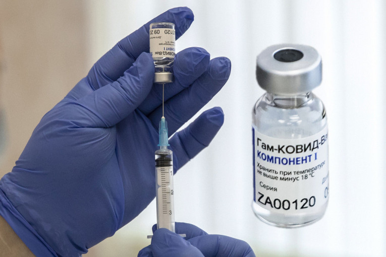 Ministar Popović: U nedelju za Srbiju kreće novih 50.000 ruskih vakcina