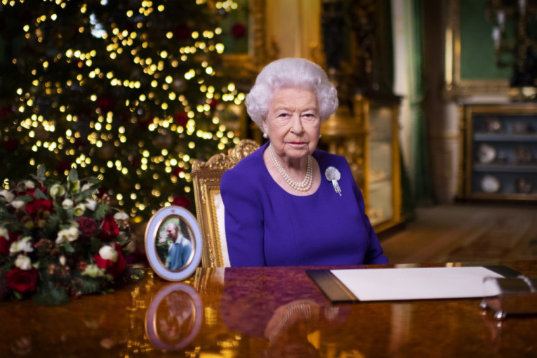 Kraljica aminovala! Odobren trgovinski sporazum između Velike Britanije i EU (VIDEO)