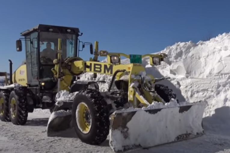 Tri sela bez struje na Pešterskoj visoravni, krenule mašine za sneg