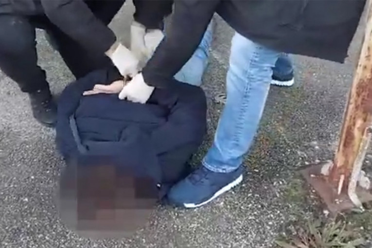 Hapšenje narko-dilera: Uhapšen na parkingu, u automobilu krio kilogram droge! (VIDEO)