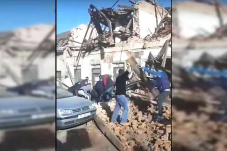 Tragedija u toku zemljotresa: Dete poginulo u Petrinji, pao šut sa zgrade (VIDEO)