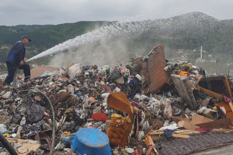 Nekada najčistiji grad u bivšoj Jugoslaviji: Kod Prijepolja tone otpada plutaju rekom Lim, a deponije niču  na svakoj krivini