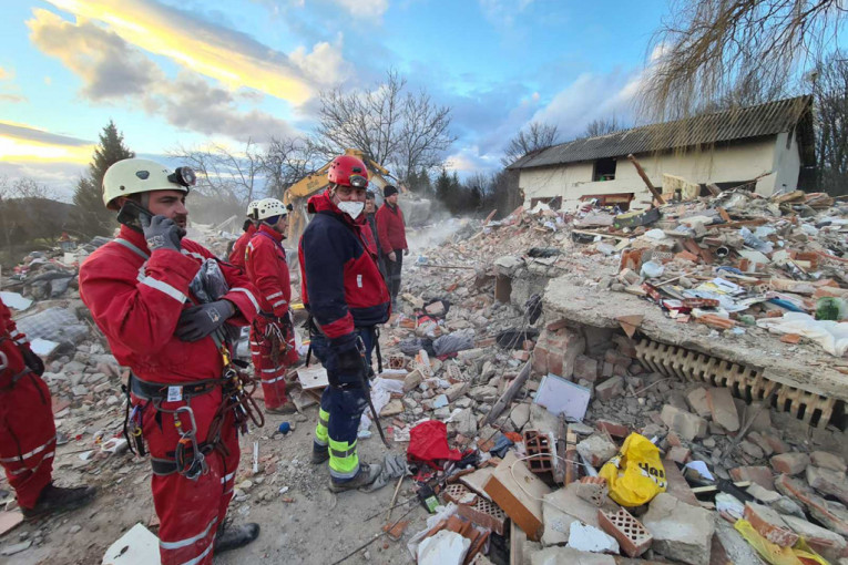 Satelitski snimci svedoče o razmeri katastrofe u Petrinji (FOTO)