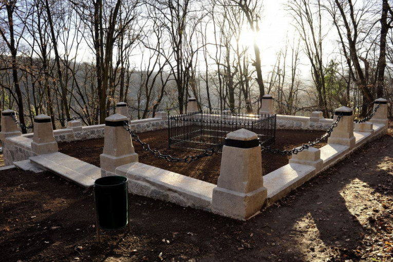 U novom ruhu: Obnovljen spomenik knezu Mihailu Obrenoviću na Košutnjaku