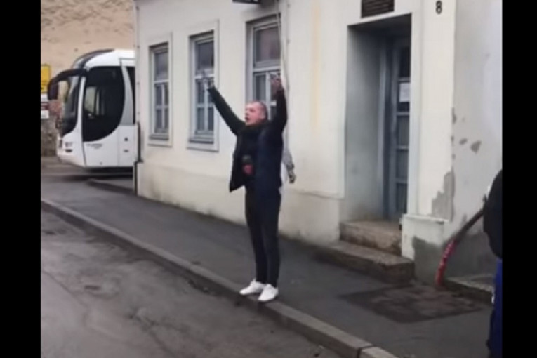 Krivična prijava protiv mladića koji je Pupovcu u Glini vikao "Ubij Srbina" (VIDEO)
