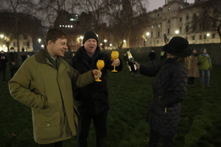 Konačni raskid: Zvona Big Bena tačno u ponoć označila razlaz sa EU (VIDEO)