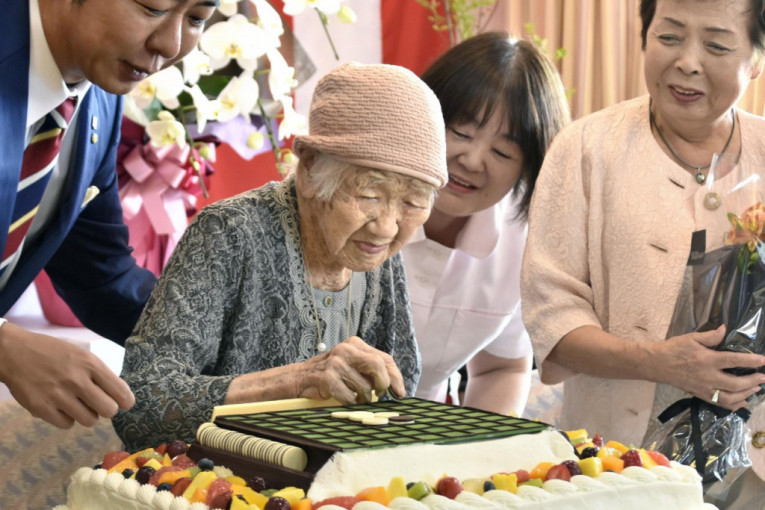 Kane Tanake, najstarija žena na svetu: Ima 118 godina, svakog jutra ustaje pre šest sati i vežba matematiku