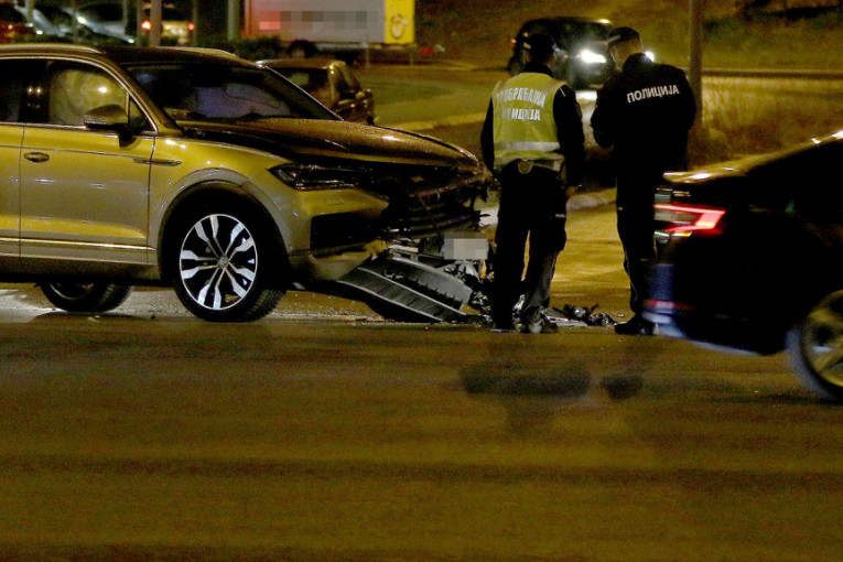 "Audi" na trotoaru udario dva pešaka: Mladić i devojka stradali u udesu u Nišu