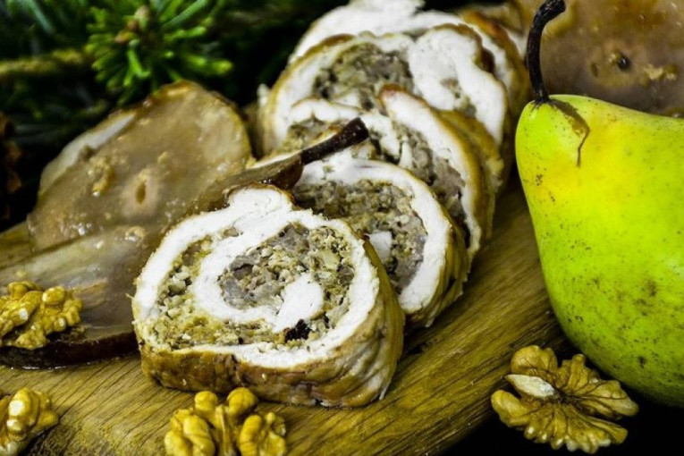 Recept dana: Gastronomska avantura koja će razmaziti vaša nepca - ćuretina punjena kruškom i orasima