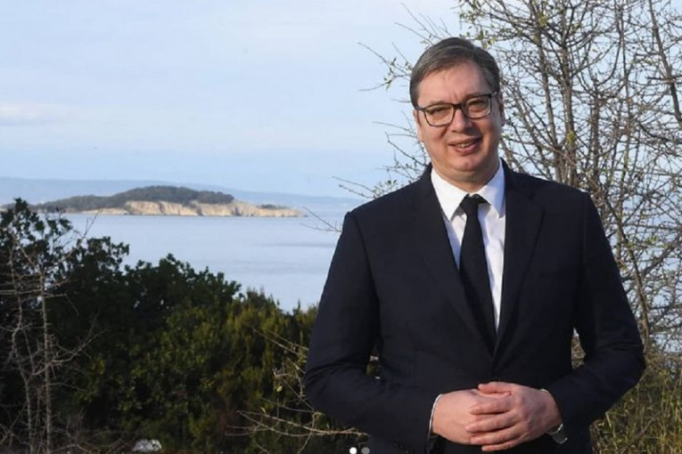 Trema pred odlazak u našu najvažniju svetinju: Predsednik Vučić otputovao na Svetu Goru