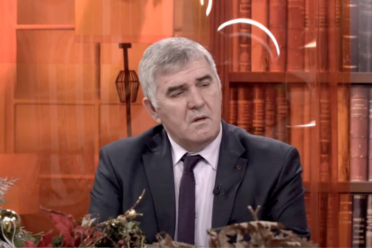 Beriša optužuje Hodžaja da zloupotrebljava Albance iz Preševa