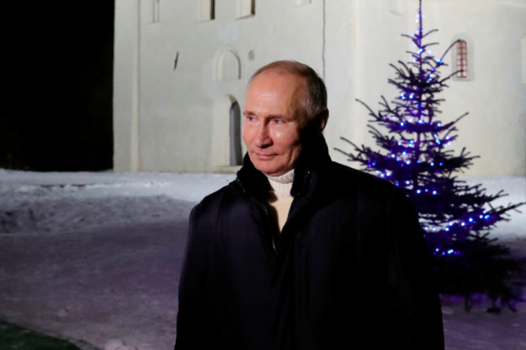 "Ovaj divni praznik obasjava svet svetlošću dobrote i ljubavi": Putin čestitao Božić