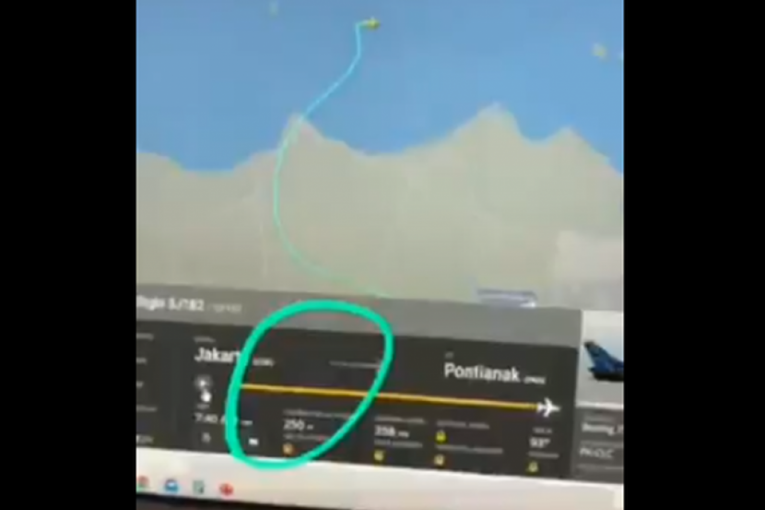Snimljen dramatičan trenutak kada avion počinje da gubi visinu: Nestao za manje od minut (VIDEO)