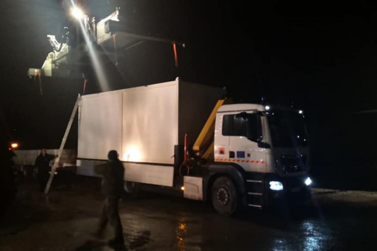 Donacija Grada Beograda: Mobilni kontejneri za porodice bez krova nad glavom dopremljeni u Petrinju