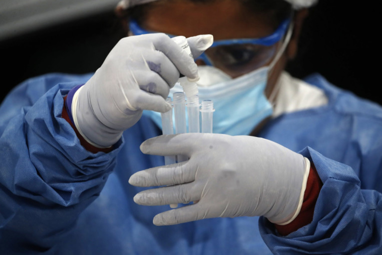 Najmanje 162.000 novih slučajeva koronavirusa u SAD