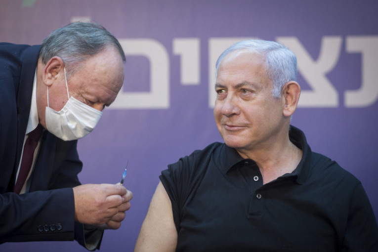 Palestinci tvrde da im Izrael ne da vakcine!