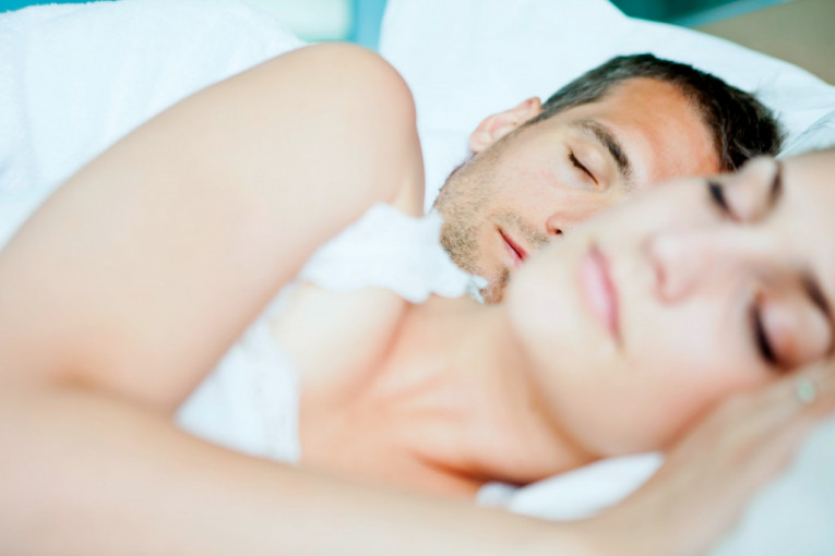 Srećni parovi imaju nekoliko navika koje praktikuju pre spavanja