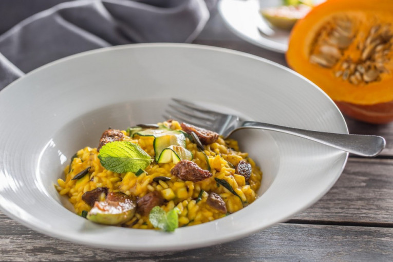 Recept dana: Rižoto sa bundevom i mocarelom u belom vinu