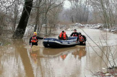 Akcija spasavanja: Ekipe MUP-a evakuisale 67 osoba iz poplavljenih objekata širom Srbije