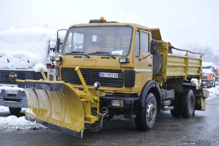 Pomoć u nevolji: Beograd ustupio kamion za čišćenje snega opštini Prijepolje