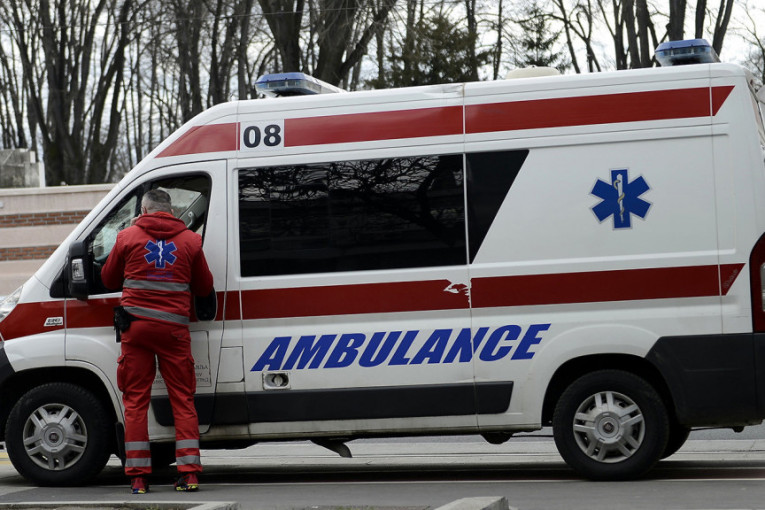 Težak udes kod Arene: Povređena jedna osoba, hitno prevezena u Urgentni