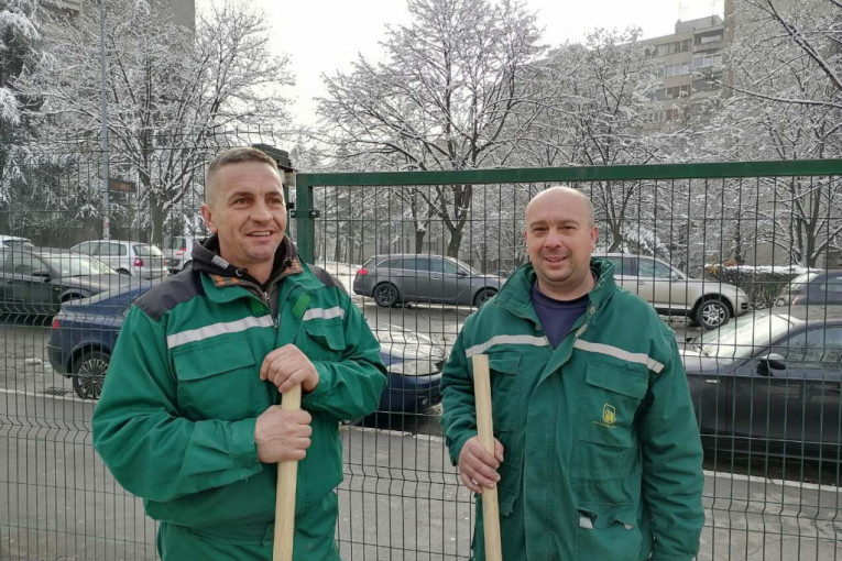 Tihi heroji Beograda: Goran i Milan uvek su spremni da pomognu sugrađanima (FOTO)