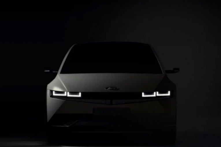 Poznat izgled i performanse, ali ne i cena: "Hyundai" prikazao novi električni automobil koji stiže sledećeg meseca