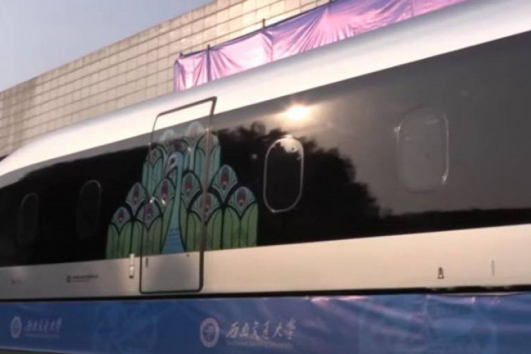 Kina predstavila „supermetak“ – voz koji može da razvije brzinu od 620 km/č (video)