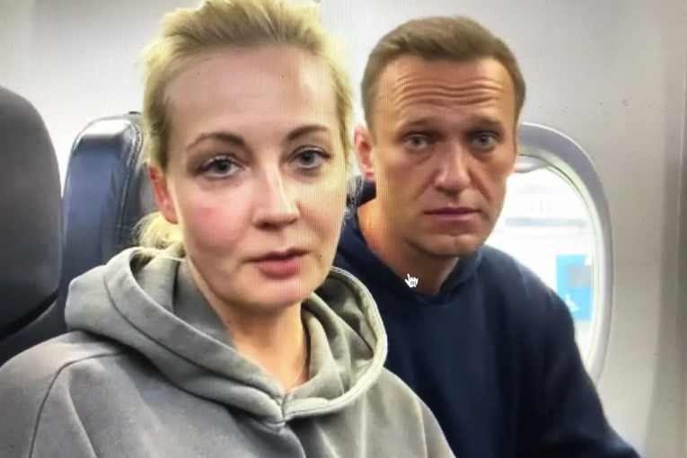 Navaljni stigao u Rusiju: Avion kojim je leteo iz Berlina preusmeren, sleteo na Šeremetjevo (FOTO)