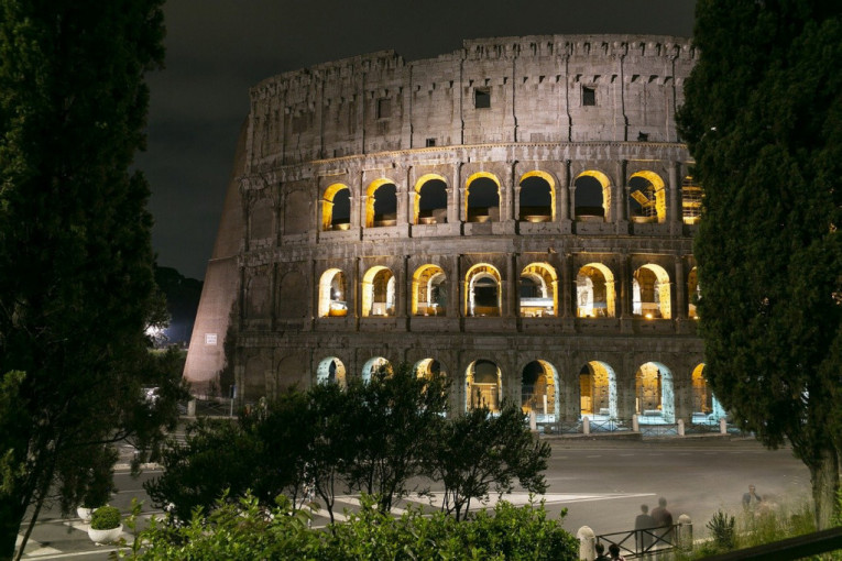 Kao u antičko doba: Koloseum dobija pozornicu i pokretni pod