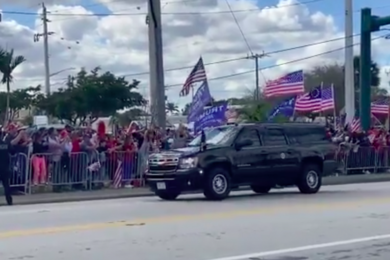 "Puna podrška za predsednika": Srdačan doček za Trampa na Floridi (VIDEO)