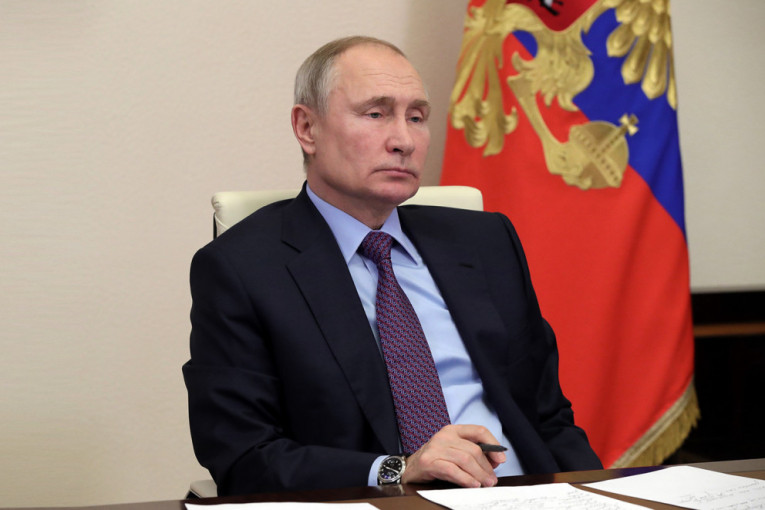 Putin: Društvene mreže pokušavaju da manipulišu svešću ljudi