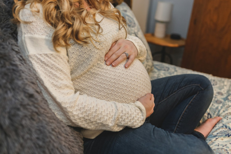 Porodiljsko odsustvo: Trudnice koje su se porodile u periodu od 2018. godine imaju pravo na naknade