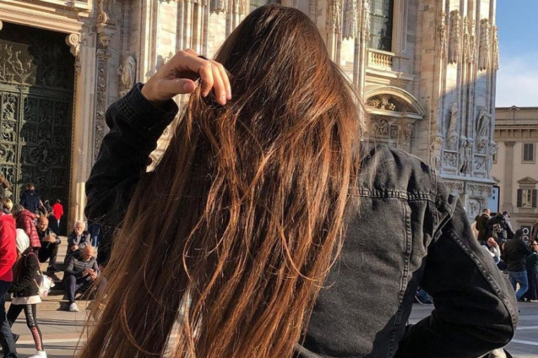 Muška Zlatokosa pušta kosu od 12. godine, a nepoznati ljudi ga stalno mole za zajednički selfi
