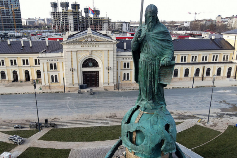 Vesić: Više od 15.000 građana juče posetilo Savski trg i videlo spomenik Stefanu Nemanji