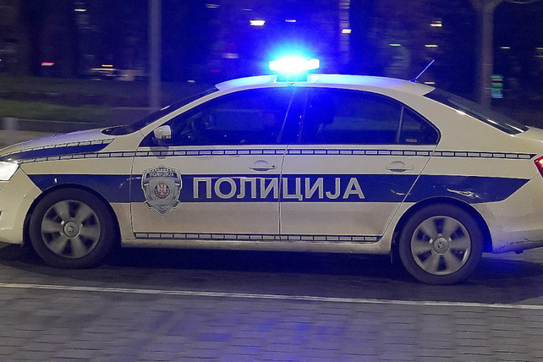 Potera u Novom Sadu: Policija juri vozača, udario dva puta u vozilo policije, pa nastavio da beži