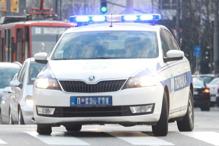Svatovi u Pazaru iznenadili i policiju: Pucali iz pištolja, u autu skrivali dodatno oružje
