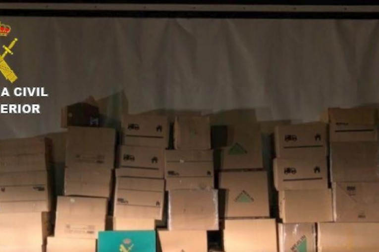 Hteo da prošvercuje “tovar” u Francusku: Srbin prevozio kutije, a u njima sakrio više od 400 kilograma droge!